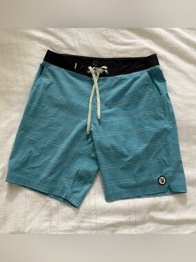 Vuori Equator Boardshort Blue Stripe Swim Trunks Mens Size 30